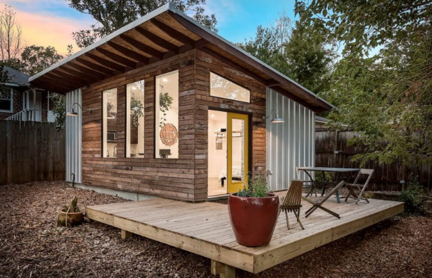 5 Gorgeous Airbnb Homes We Wish We Were Quarantined In
